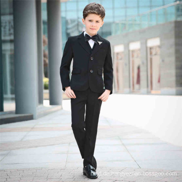 2017 Heißer Verkaufs-Jungen-Kleidungs-Prinz-hübscher Junge passt schwarze Mäntel und Hosen-Kinder an